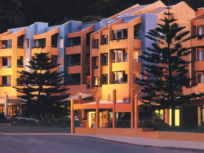 Cumberland Lorne resort hotel on Gray Line overight 2 day Great Ocean Road tours