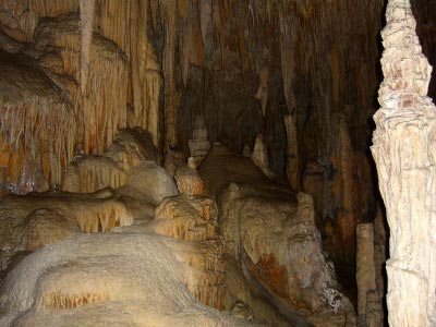 Stalagtites and Stalagmites in Mammoth cave